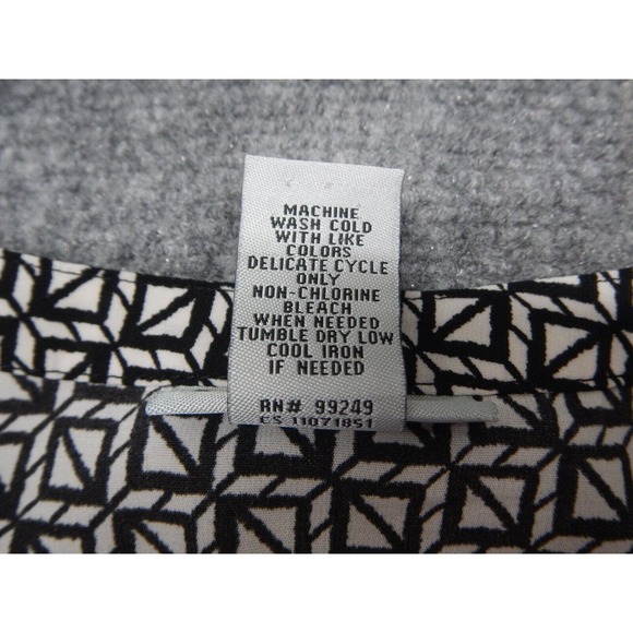 Catherines Button Up Shirt Top Women's‎ Plus Size 1X Black White Geometric - Picture 4 of 7